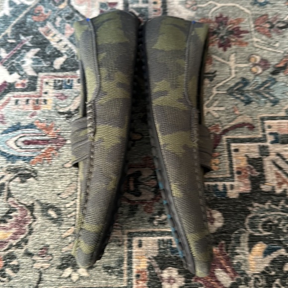 Men’s Rothy’s Driving Loafers - Picture 5 of 6